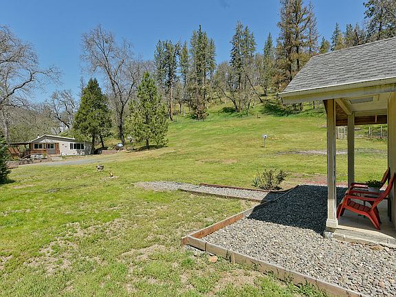 3rd image of 3919 Little Applegate Rd