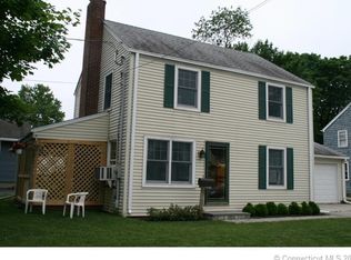 9 Allyndale Dr, Stratford, CT 06614