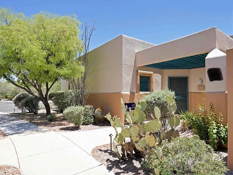 W Placita Del Correcaminos Unit Tucson Ave — Photo 27
