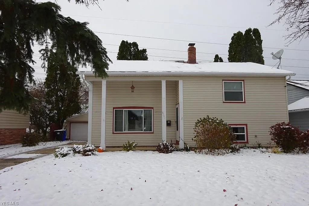 6304 Wolf Rd photo 1