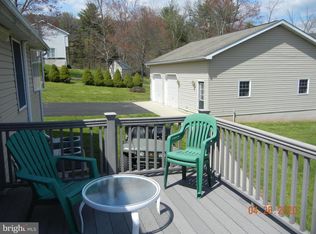 33 Maple Ave, Pine Grove, PA 17963