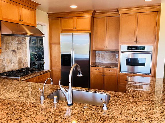 2nd image of 320 Vista De Valle