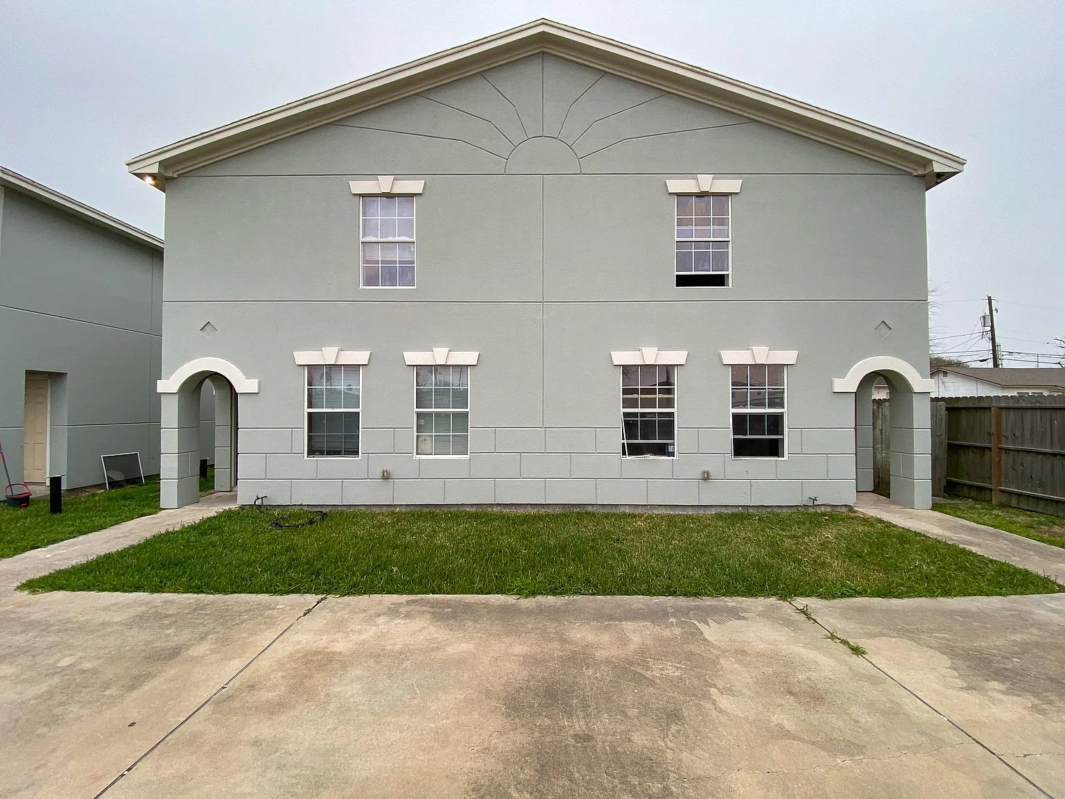2 bed, 1.5 bath, 1200 sqft, $1,295 — Photo 1