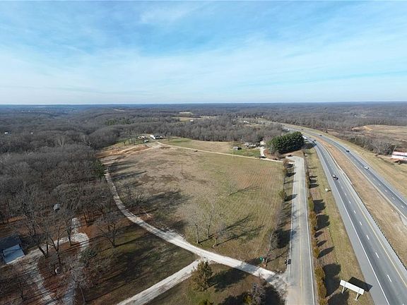 2nd image of 2205 McCollum Rd