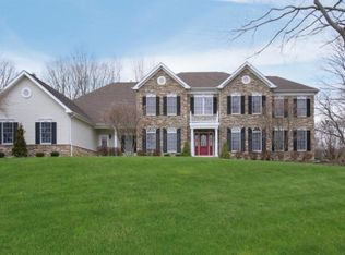 83 Canterbury Way, Basking Ridge, NJ 07920