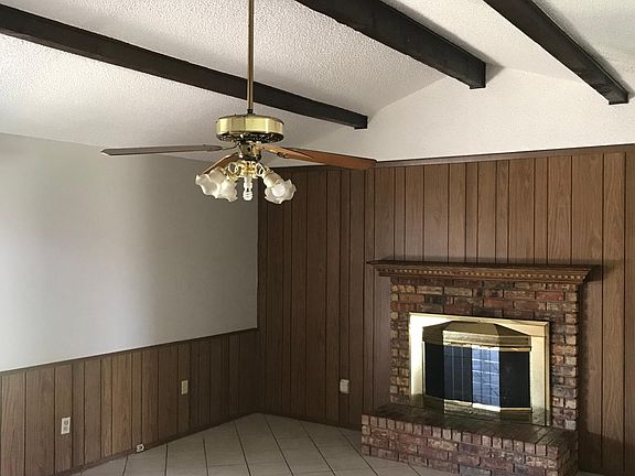 2nd image of 1909 Westover Ct