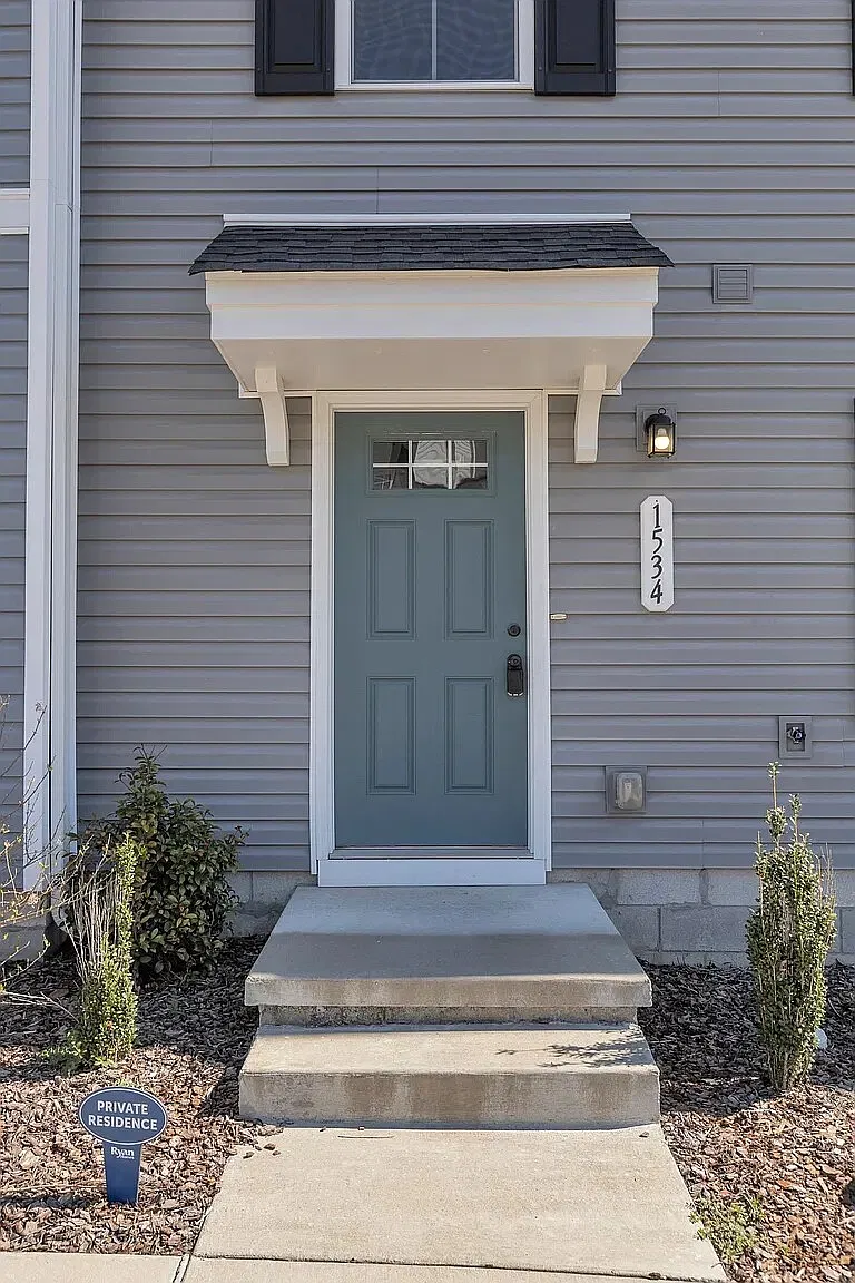 3 bed, 2.5 bath, 1230 sqft, $1,950 — Photo 2