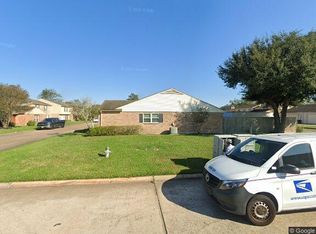 410 Yorktown Ln, Beaumont, TX 77707