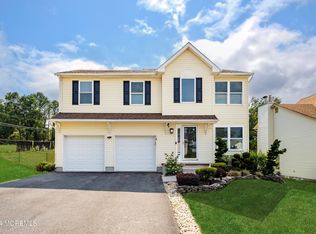 45 Winchester Dr, Howell, NJ 07731