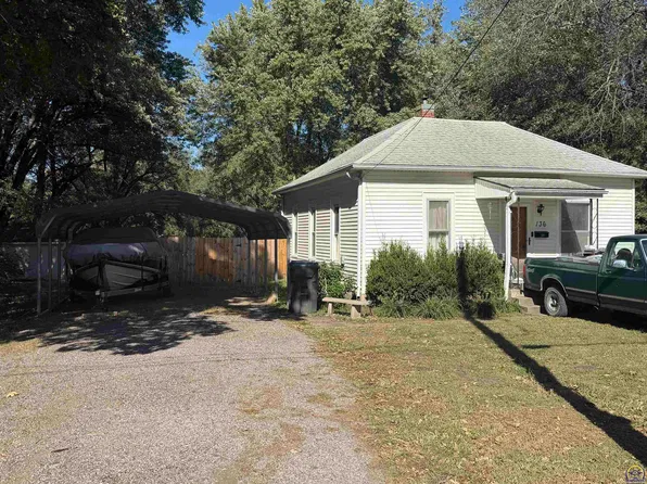 136 E Lincoln Ave, Burlingame, KS 66413
