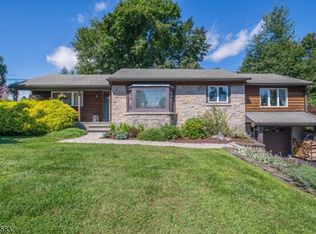 487 W Shore Trl, Sparta, NJ 07871