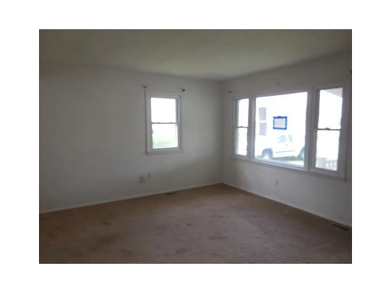5777 N Frontage Rd photo 1