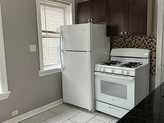 5th image of 4029 W Melrose St