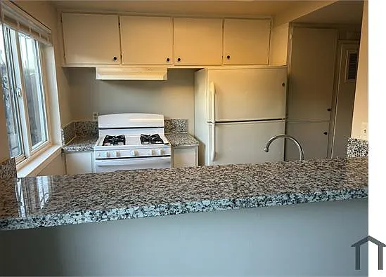 4207 Brookfield Dr — Photo 3