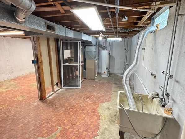 32175 Glaser Rd, Brownstown, MI 48173