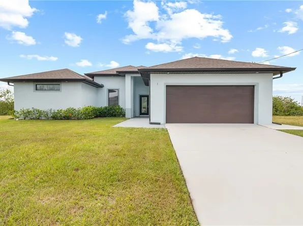 1806 NE 21st Place Cpe, Coral, FL 33909