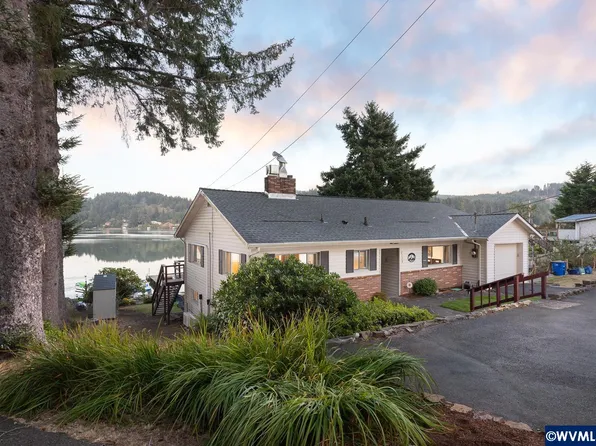 2730 NE Lake Dr, Lincoln City, OR 97367