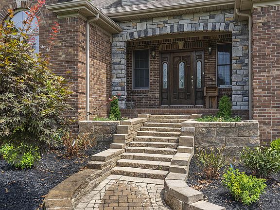 5th image of 121 Green Sentinel Dr