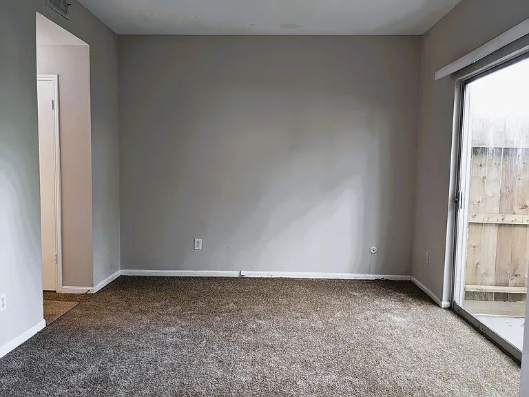 2100 Tanglewilde St #421 — Photo 6