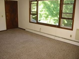 209 Sunny Meade Ln #3, Madison, WI 53713