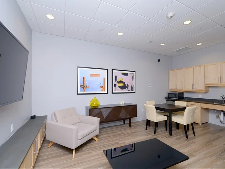 603 Concord — Photo 6