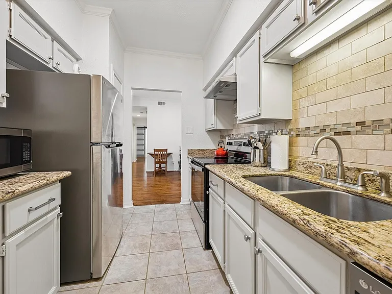 1201 Bering Dr #31 — Photo 5
