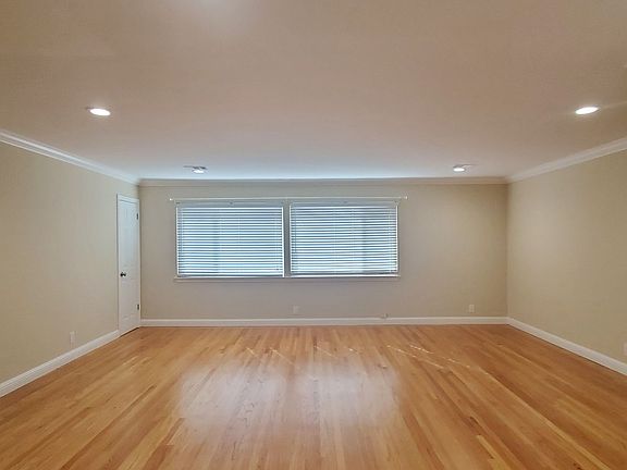 3rd image of 767 Roble Ave #3