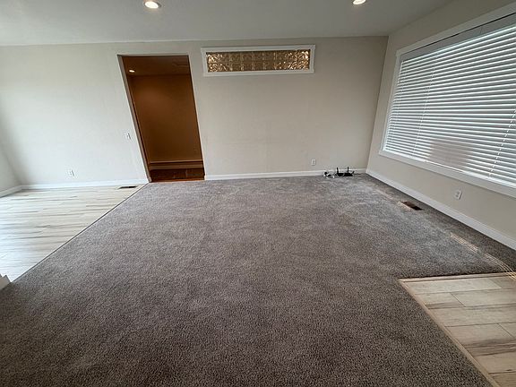 4th image of 209 Goldcrest St