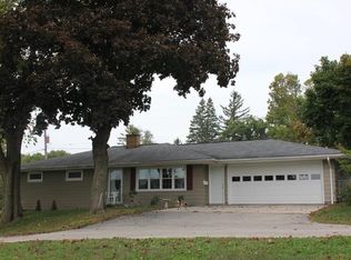 500 Fairway Dr, Morrison, IL 61270
