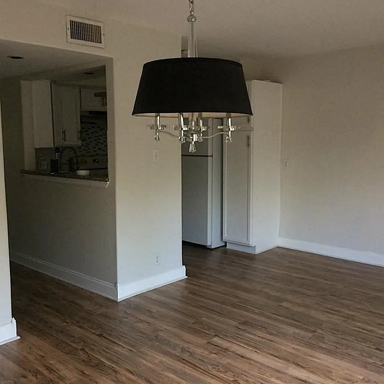 Building Photo - 11002 Hammerly Blvd #105