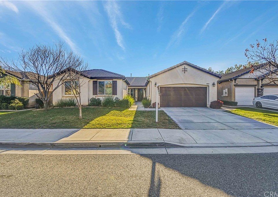 1st image of 28233 Little Lake Ct