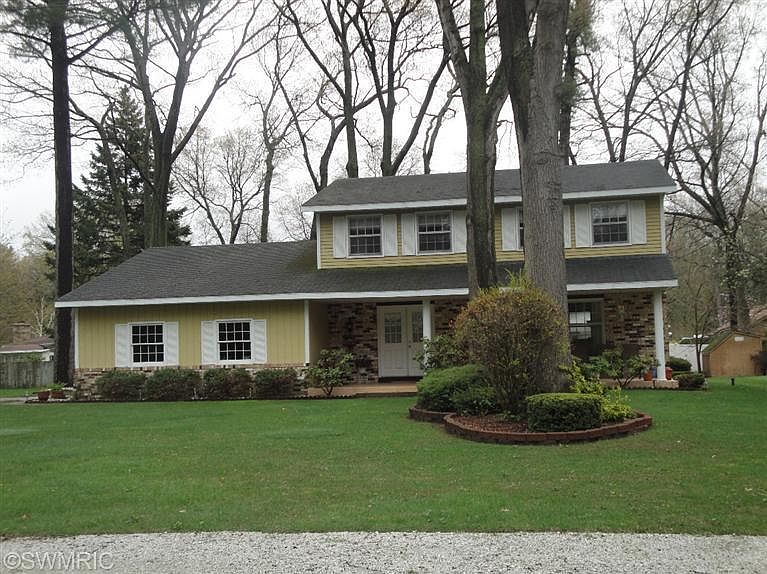 1st image of 882 E Fennwood Cir