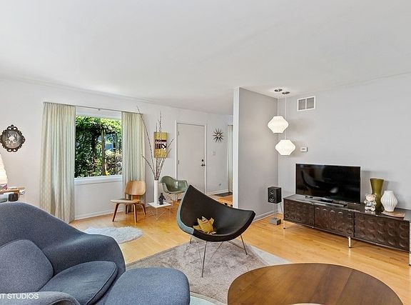 5th image of 518 Lyman Ave