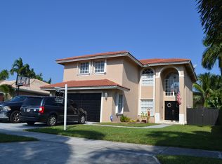 16065 SW 100th Ln, Miami, FL 33196