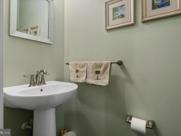 207 Quarry Point Rd — Photo 5
