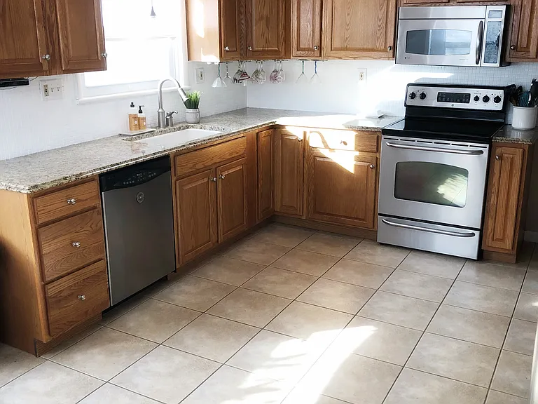 75 Foxcroft Dr — Photo 4