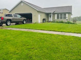 908 North St, Williamsburg, IA 52361