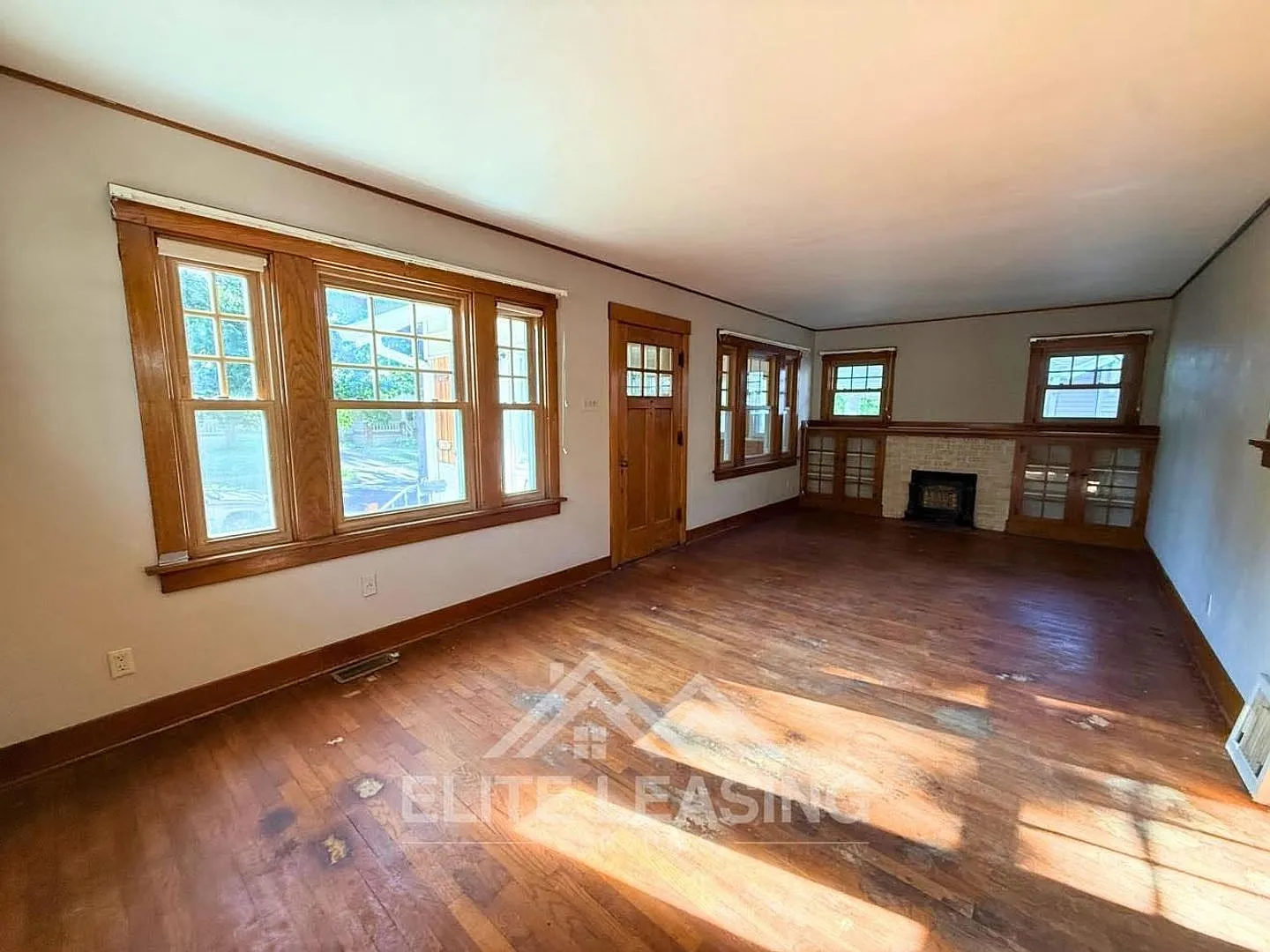 Bright 2-Bedroom Home in Kenwood neighborhood! — Photo 2