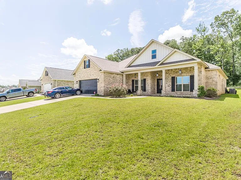 306 Rustic Live Oak Trl — Photo 4