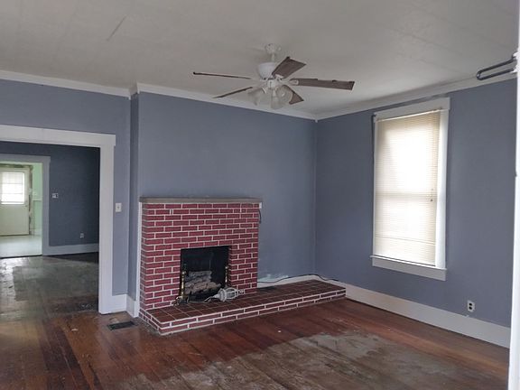 3rd image of 5820 Farney Ave