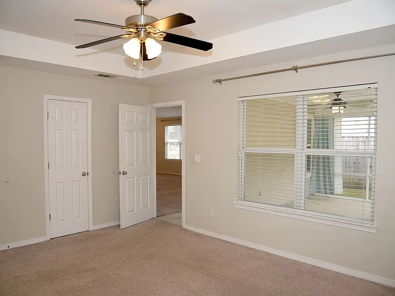 114 Quince Ave — Photo 10