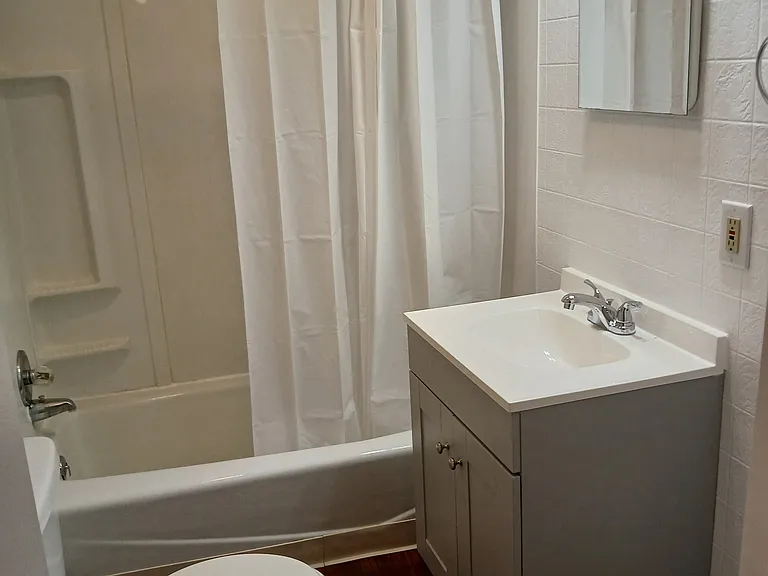 78 W Green St #1A — Photo 8