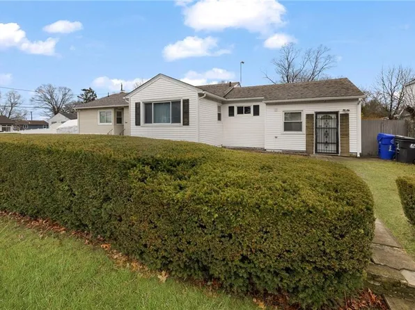 20 Cleveland St, West Warwick, RI 02893