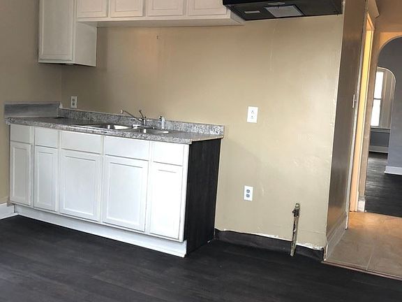 3rd image of 3708 Ivy St #1