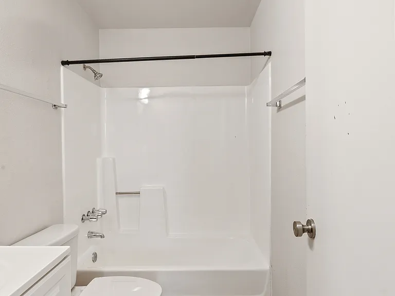 1111 W Market St #7 — Photo 10