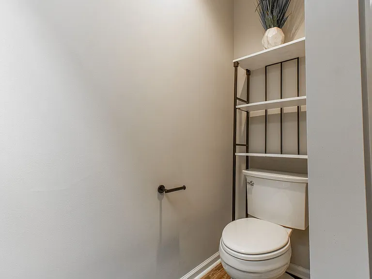 1205 E 8th Ave #1 — Photo 27