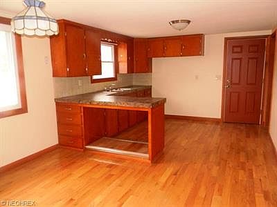 5th image of 3655 Ravenna Ave