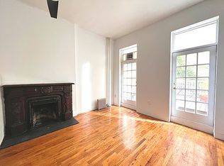 402 W 22nd St #2, New York, NY 10011