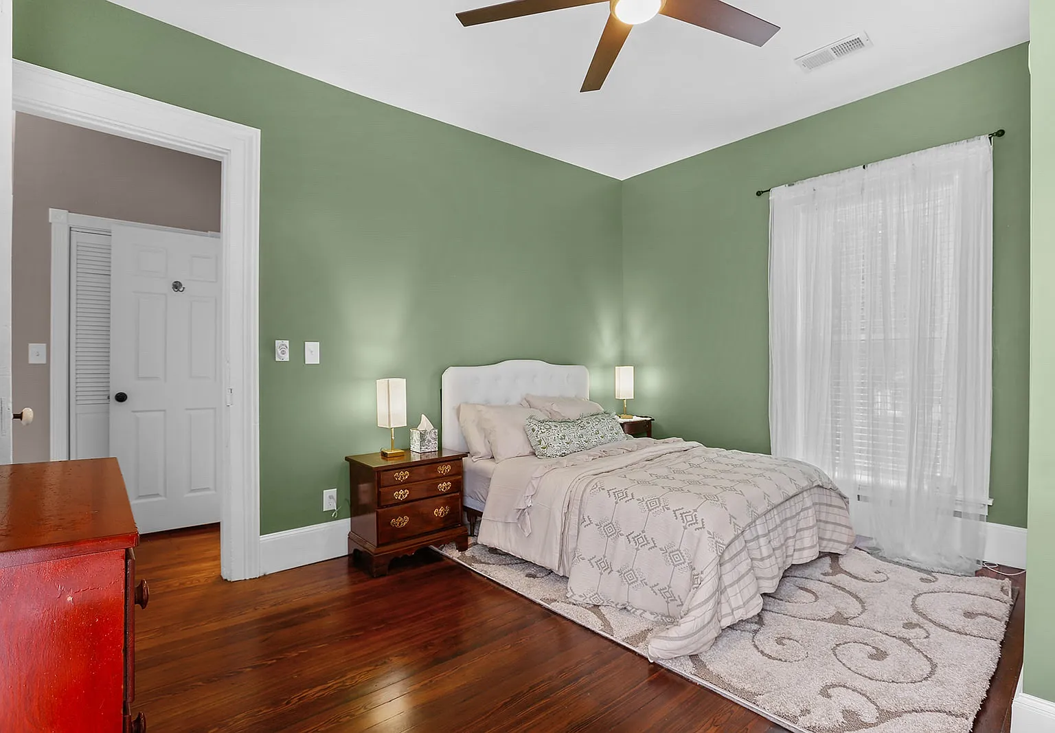 336 Madison Pl — Photo 2