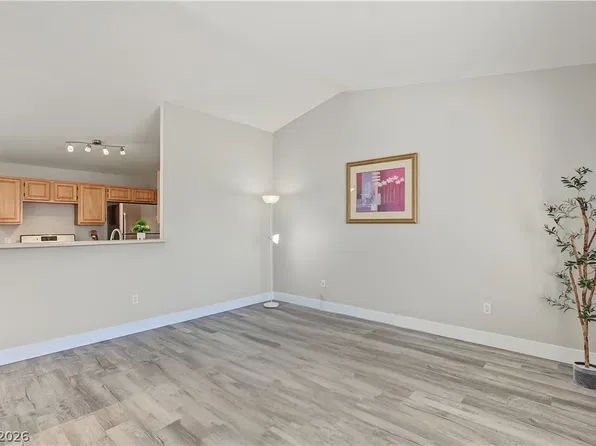 1401 N Michael Way APT 220, Las Vegas, NV 89108